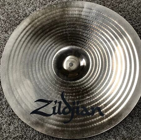Zildjian Scimitar 16" Crash 3.jpg