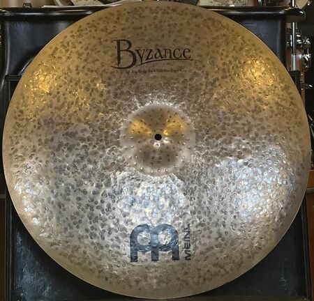 Meinl Byzance Dark 22" Big Apple Tradition Light Ride 1.jpg