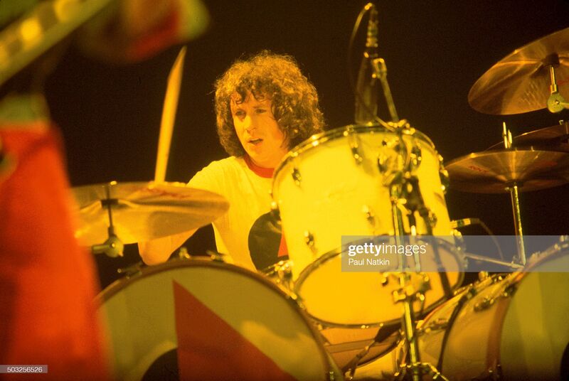 File:Dennis Elliot.jpg