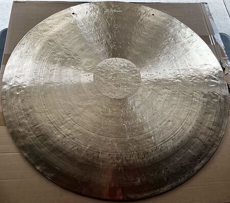 Zildjian 40" Wind Gong 1.jpg