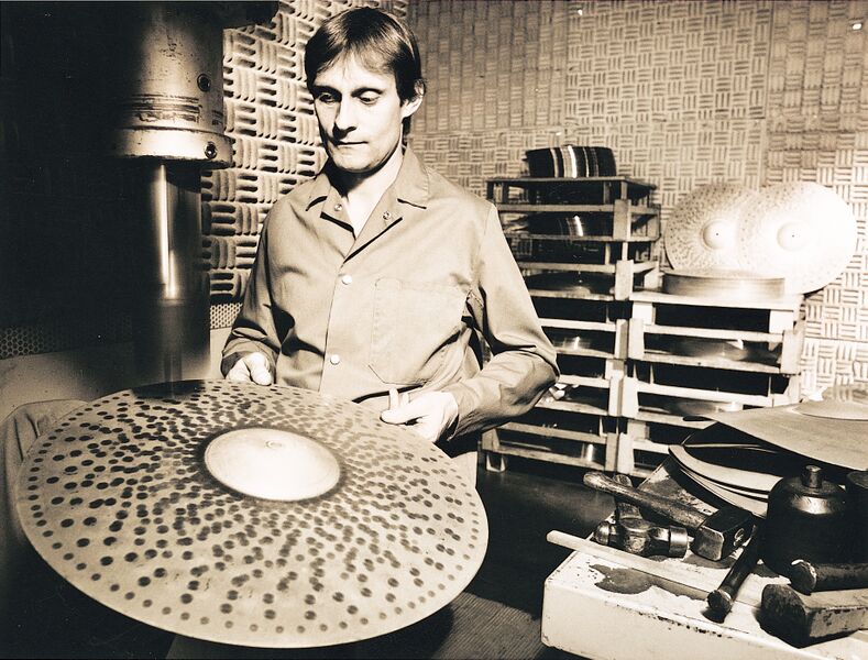 File:80s hammering.jpg