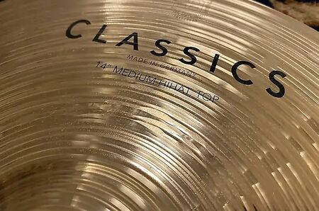 Meinl Classics 14" Medium Hihat 3.jpg