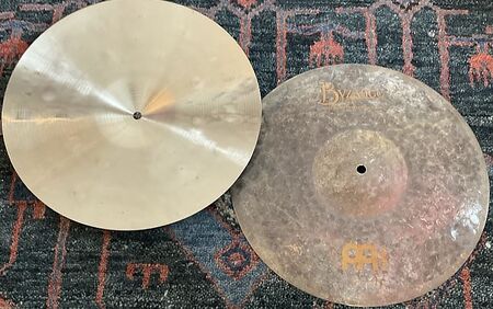 Meinl Byzance Extra Dry 14" Medium Hihat 2.jpg