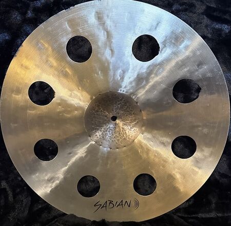 Sabian HHX Complex 19" O-Zone Crash 3.jpg