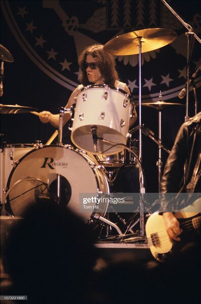 File:Tommy ramone2.jpg