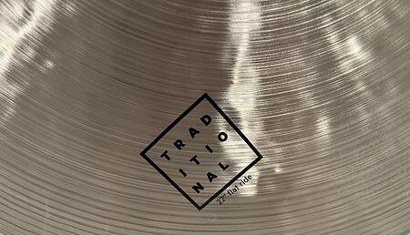 Istanbul Agop Traditional 22" Flat Ride 2.jpg