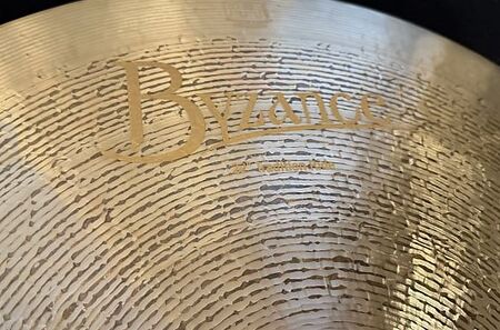 Meinl Byzance 22" Tradition Ride 2.jpeg