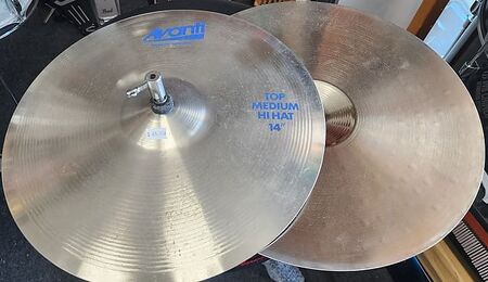 Avanti 5000 14" Medium Hihat 1.jpg