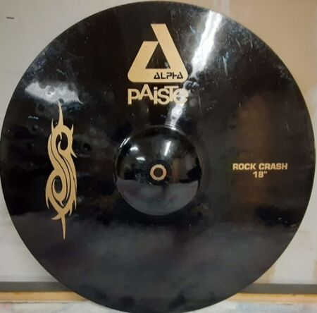 Black Alpha 18 Rock Crash 1.jpg