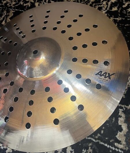 Sabian AAX 18" Aero Crash 2.jpg
