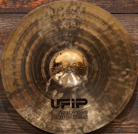 UFIP Class Brilliant 22" Ride 3.jpg