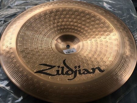 Zildjian I 16 China 3.jpg
