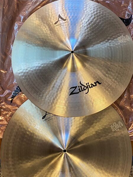 A Zildjian 20 Concert Stage 1.jpg