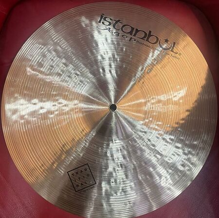 Istanbul Agop Traditional 17" Dark Crash 1.jpg