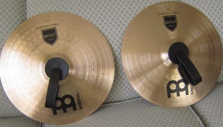 Meinl Marching 16" Medium Bronze 1.jpg