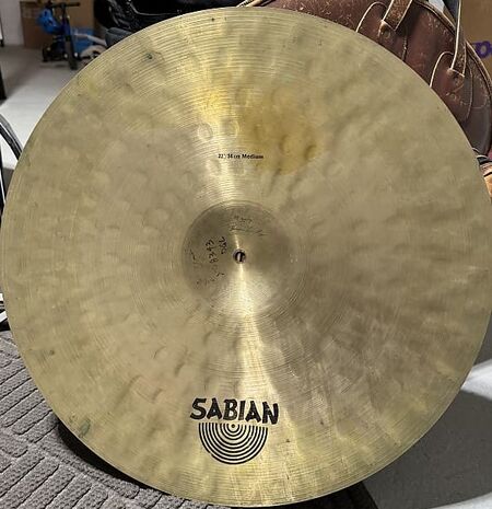 Sabian Vault 22" Medium Ride 3.jpg