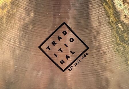 Istanbul Agop Traditional 22" Jazz Ride 2.jpg