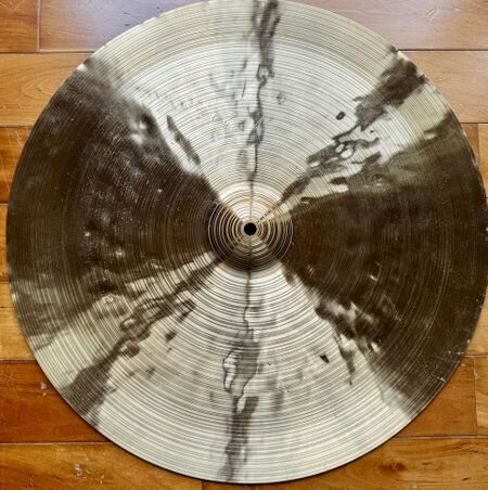 Paiste Traditionals 20" Medium Light Swish 1.jpg